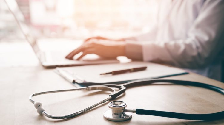 Banner for article A Huge Gift to Cut Medical School Tuition Looks to Make a Dent in a Deep Systemic Problem