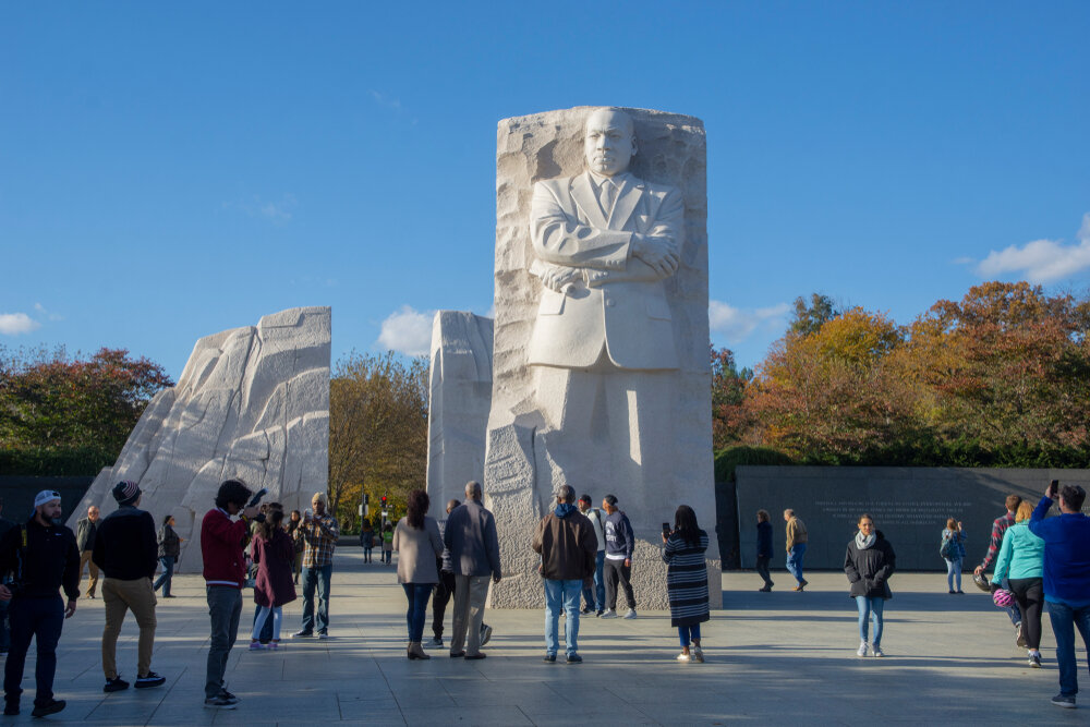 “Monuments Must Change.” Mellon Examines Symbols of Power in the American Landscape